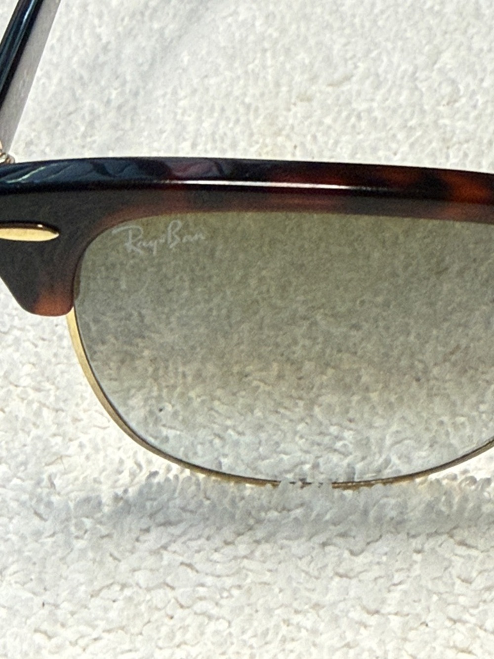 Ray-Ban Clubmaster Sunglasses in Tortoise and Gold with Gradient Green Lenses - Picture 8 of 10
